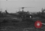 Standbild Anfrage Gruppe My Lai Süd Vietnam, 1969, aus Sekunde 14 historischem Filmmaterial Videoclip 65675054276