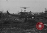 Standbild Anfrage Gruppe My Lai Süd Vietnam, 1969, aus Sekunde 15 historischem Filmmaterial Videoclip 65675054276