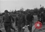 Standbild Anfrage Gruppe My Lai Süd Vietnam, 1969, aus Sekunde 30 historischem Filmmaterial Videoclip 65675054276