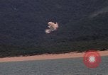 Standbild mortar Shells Vietnam, 1969, aus Sekunde 26 historischem Filmmaterial Videoclip 65675054286