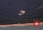 Standbild mortar Shells Vietnam, 1969, aus Sekunde 29 historischem Filmmaterial Videoclip 65675054286