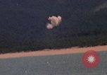 Standbild mortar Shells Vietnam, 1969, aus Sekunde 30 historischem Filmmaterial Videoclip 65675054286