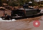 Standbild Mobile Riverine Kraft Boote Krieg in Vietnam Mekong Delta Vietnam, 1968, aus Sekunde 13 historischem Filmmaterial Videoclip 65675054295