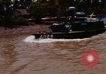 Standbild Mobile Riverine Kraft Boote Krieg in Vietnam Mekong Delta Vietnam, 1968, aus Sekunde 16 historischem Filmmaterial Videoclip 65675054295