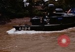 Standbild Mobile Riverine Kraft Boote Krieg in Vietnam Mekong Delta Vietnam, 1968, aus Sekunde 18 historischem Filmmaterial Videoclip 65675054295