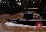 Standbild Mobile Riverine Kraft Boote Krieg in Vietnam Mekong Delta Vietnam, 1968, aus Sekunde 23 historischem Filmmaterial Videoclip 65675054295