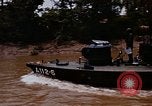 Standbild Mobile Riverine Kraft Boote Krieg in Vietnam Mekong Delta Vietnam, 1968, aus Sekunde 24 historischem Filmmaterial Videoclip 65675054295