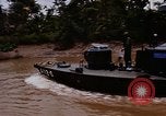 Standbild Mobile Riverine Kraft Boote Krieg in Vietnam Mekong Delta Vietnam, 1968, aus Sekunde 26 historischem Filmmaterial Videoclip 65675054295