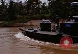 Standbild Mobile Riverine Kraft Boote Krieg in Vietnam Mekong Delta Vietnam, 1968, aus Sekunde 27 historischem Filmmaterial Videoclip 65675054295