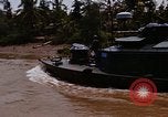 Standbild Mobile Riverine Kraft Boote Krieg in Vietnam Mekong Delta Vietnam, 1968, aus Sekunde 29 historischem Filmmaterial Videoclip 65675054295