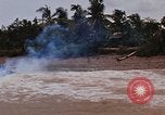 Standbild Mobile Riverine Kraft Boote Krieg in Vietnam Mekong Delta Vietnam, 1968, aus Sekunde 38 historischem Filmmaterial Videoclip 65675054295