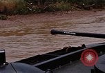 Standbild Mobile Riverine Kraft Boote Krieg in Vietnam Mekong Delta Vietnam, 1968, aus Sekunde 58 historischem Filmmaterial Videoclip 65675054295