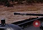 Standbild Mobile Riverine Kraft Boote Krieg in Vietnam Mekong Delta Vietnam, 1968, aus Sekunde 61 historischem Filmmaterial Videoclip 65675054295
