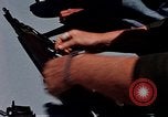 Immagine di Armi da fuoco Il Sud Est asiatico, 1966, secondo 8 filmato di repertorio 65675054299