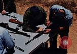 Immagine di Armi da fuoco Il Sud Est asiatico, 1966, secondo 27 filmato di repertorio 65675054299