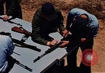 Immagine di Armi da fuoco Il Sud Est asiatico, 1966, secondo 28 filmato di repertorio 65675054299