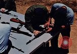 Immagine di Armi da fuoco Il Sud Est asiatico, 1966, secondo 33 filmato di repertorio 65675054299