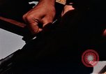 Immagine di Armi da fuoco Il Sud Est asiatico, 1966, secondo 40 filmato di repertorio 65675054299