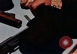 Immagine di Armi da fuoco Il Sud Est asiatico, 1966, secondo 41 filmato di repertorio 65675054299