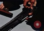 Immagine di Armi da fuoco Il Sud Est asiatico, 1966, secondo 50 filmato di repertorio 65675054299