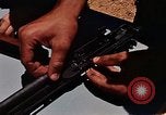 Immagine di Armi da fuoco Il Sud Est asiatico, 1966, secondo 51 filmato di repertorio 65675054299