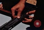 Immagine di Armi da fuoco Il Sud Est asiatico, 1966, secondo 54 filmato di repertorio 65675054299