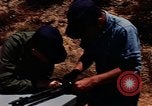 Immagine di Armi da fuoco Il Sud Est asiatico, 1966, secondo 57 filmato di repertorio 65675054299