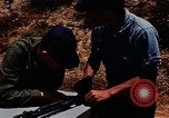 Immagine di Armi da fuoco Il Sud Est asiatico, 1966, secondo 62 filmato di repertorio 65675054299