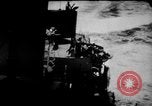Image USS Wasp CV-7 torpillé pendant la Seconde Guerre mondiale Océan Pacifique, 1942, de la seconde 29 séquences d'archives historiques vidéo 65675054326