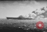 Image USS Wasp CV-7 torpillé pendant la Seconde Guerre mondiale Océan Pacifique, 1942, de la seconde 53 séquences d'archives historiques vidéo 65675054326