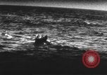 Standbild Überlebende in Rettungsbooten von USS Wasp CV-7 Pacific Theater, 1942, aus Sekunde 3 historischem Filmmaterial Videoclip 65675054327