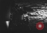 Standbild Überlebende in Rettungsbooten von USS Wasp CV-7 Pacific Theater, 1942, aus Sekunde 7 historischem Filmmaterial Videoclip 65675054327