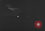 Standbild Überlebende in Rettungsbooten von USS Wasp CV-7 Pacific Theater, 1942, aus Sekunde 26 historischem Filmmaterial Videoclip 65675054327