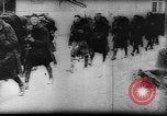 Image en Russie à la fin de Première Guerre Mondiale la Russie, 1918, de la seconde 9 séquences d'archives historiques vidéo 65675054350