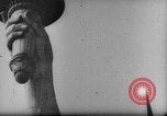 Image rassemblement communiste en faveur de république soviétique New York City USA, 1921, de la seconde 5 séquences d'archives historiques vidéo 65675054354