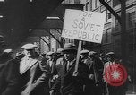 Image rassemblement communiste en faveur de république soviétique New York City USA, 1921, de la seconde 11 séquences d'archives historiques vidéo 65675054354