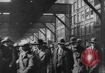 Image rassemblement communiste en faveur de république soviétique New York City USA, 1921, de la seconde 14 séquences d'archives historiques vidéo 65675054354