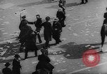 Image rassemblement communiste en faveur de république soviétique New York City USA, 1921, de la seconde 32 séquences d'archives historiques vidéo 65675054354
