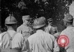 Standbild Philippe Petain Weinproben während Ersten Weltkrieg Frankreich, 1917, aus Sekunde 13 historischem Filmmaterial Videoclip 65675054357