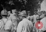 Standbild Philippe Petain Weinproben während Ersten Weltkrieg Frankreich, 1917, aus Sekunde 18 historischem Filmmaterial Videoclip 65675054357