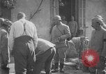 Standbild Philippe Petain Weinproben während Ersten Weltkrieg Frankreich, 1917, aus Sekunde 23 historischem Filmmaterial Videoclip 65675054357