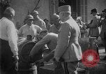 Standbild Philippe Petain Weinproben während Ersten Weltkrieg Frankreich, 1917, aus Sekunde 40 historischem Filmmaterial Videoclip 65675054357