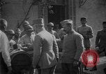 Standbild Philippe Petain Weinproben während Ersten Weltkrieg Frankreich, 1917, aus Sekunde 48 historischem Filmmaterial Videoclip 65675054357
