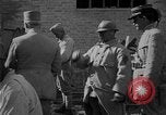 Standbild Philippe Petain Weinproben während Ersten Weltkrieg Frankreich, 1917, aus Sekunde 55 historischem Filmmaterial Videoclip 65675054357
