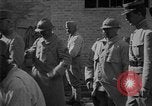 Standbild Philippe Petain Weinproben während Ersten Weltkrieg Frankreich, 1917, aus Sekunde 57 historischem Filmmaterial Videoclip 65675054357