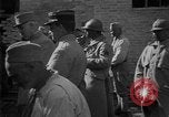 Standbild Philippe Petain Weinproben während Ersten Weltkrieg Frankreich, 1917, aus Sekunde 60 historischem Filmmaterial Videoclip 65675054357