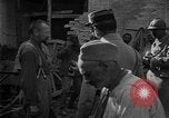 Standbild Philippe Petain Weinproben während Ersten Weltkrieg Frankreich, 1917, aus Sekunde 62 historischem Filmmaterial Videoclip 65675054357