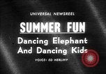 Image éléphant dansant Sparks Nevada USA, 1966, de la seconde 1 séquences d'archives historiques vidéo 65675054391