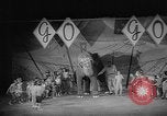 Image éléphant dansant Sparks Nevada USA, 1966, de la seconde 61 séquences d'archives historiques vidéo 65675054391