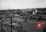 Standbild Stadt Dong Xoai ernsthaft in Angriff durch die Viet Cong beschädigt Dong Xoai Vietnam, 1965, aus Sekunde 18 historischem Filmmaterial Videoclip 65675054392